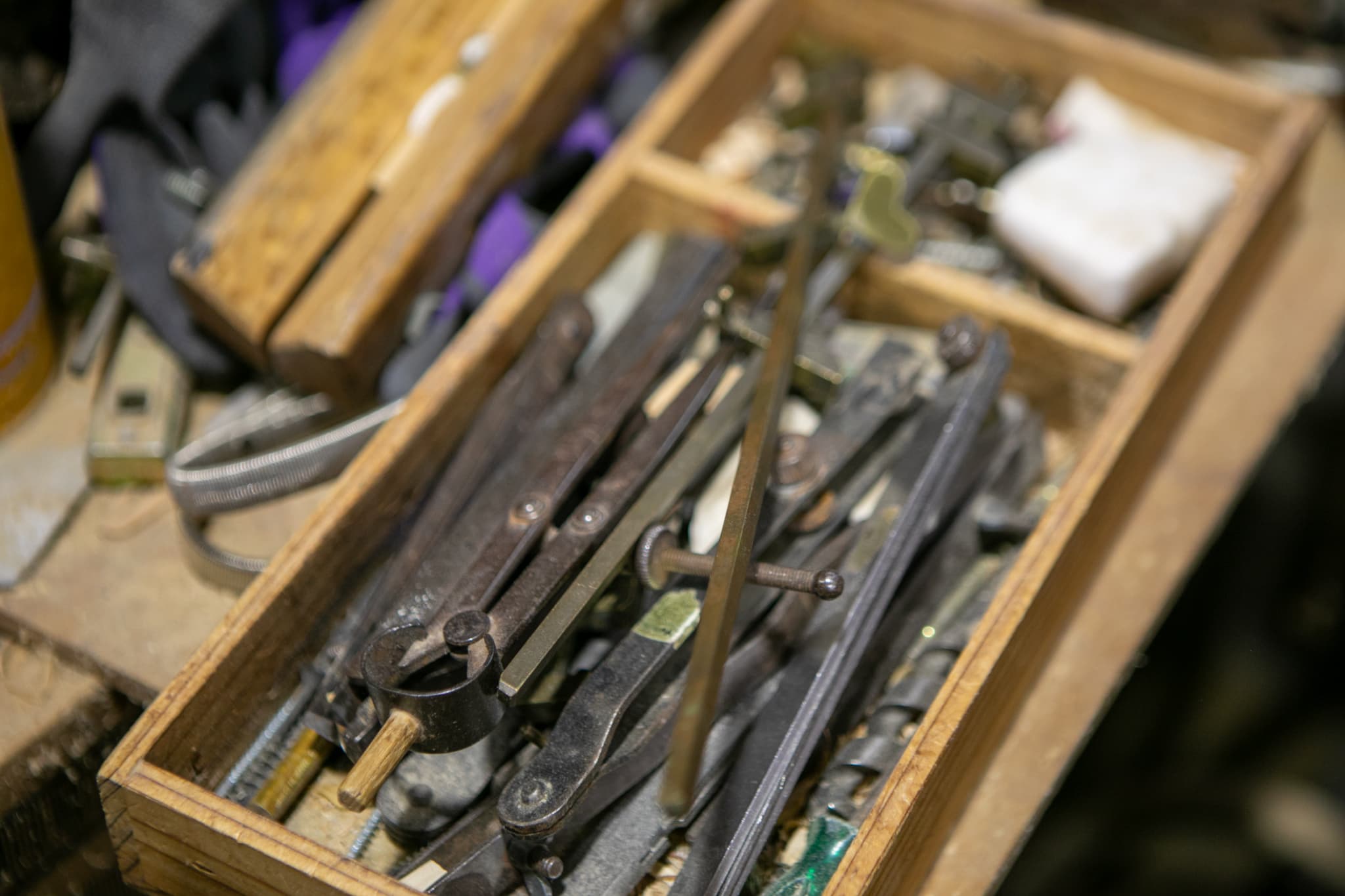 ノスタルジックなカフェの外観