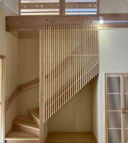 木でできた和風の扉